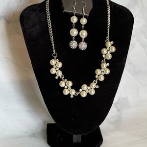 White pearl Necklace
